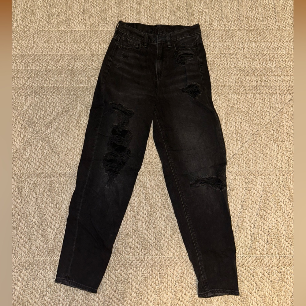American Eagle Mom Jeans with Rips (00Short)